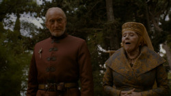 extant_GameOfThrones_4x02-TheLionAndTheRose_3185