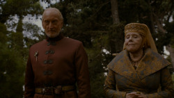 extant_GameOfThrones_4x02-TheLionAndTheRose_3186