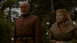 extant_GameOfThrones_4x02-TheLionAndTheRose_3187