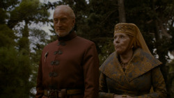 extant_GameOfThrones_4x02-TheLionAndTheRose_3188