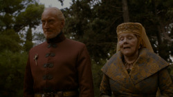 extant_GameOfThrones_4x02-TheLionAndTheRose_3190