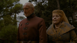 extant_GameOfThrones_4x02-TheLionAndTheRose_3192