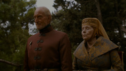 extant_GameOfThrones_4x02-TheLionAndTheRose_3195