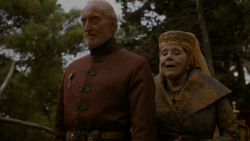 extant_GameOfThrones_4x02-TheLionAndTheRose_3200