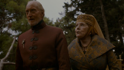 extant_GameOfThrones_4x02-TheLionAndTheRose_3203