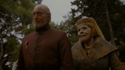 extant_GameOfThrones_4x02-TheLionAndTheRose_3206