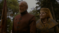 extant_GameOfThrones_4x02-TheLionAndTheRose_3209