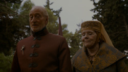 extant_GameOfThrones_4x02-TheLionAndTheRose_3215
