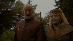 extant_GameOfThrones_4x02-TheLionAndTheRose_3217