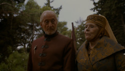 extant_GameOfThrones_4x02-TheLionAndTheRose_3219