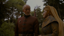 extant_GameOfThrones_4x02-TheLionAndTheRose_3221