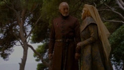 extant_GameOfThrones_4x02-TheLionAndTheRose_3222