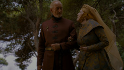 extant_GameOfThrones_4x02-TheLionAndTheRose_3227
