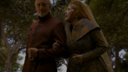 extant_GameOfThrones_4x02-TheLionAndTheRose_3229