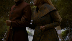 extant_GameOfThrones_4x02-TheLionAndTheRose_3230