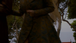 extant_GameOfThrones_4x02-TheLionAndTheRose_3231