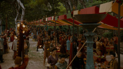 extant_GameOfThrones_4x02-TheLionAndTheRose_3238