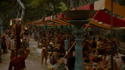 extant_GameOfThrones_4x02-TheLionAndTheRose_3239