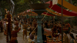 extant_GameOfThrones_4x02-TheLionAndTheRose_3240