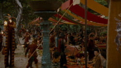 extant_GameOfThrones_4x02-TheLionAndTheRose_3241