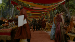 extant_GameOfThrones_4x02-TheLionAndTheRose_3250