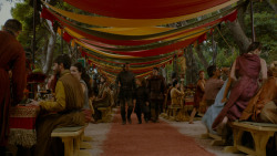 extant_GameOfThrones_4x02-TheLionAndTheRose_3253