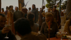 extant_GameOfThrones_4x02-TheLionAndTheRose_3271