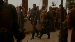 extant_GameOfThrones_4x02-TheLionAndTheRose_3275