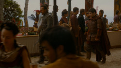 extant_GameOfThrones_4x02-TheLionAndTheRose_3280