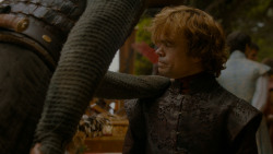 extant_GameOfThrones_4x02-TheLionAndTheRose_3294