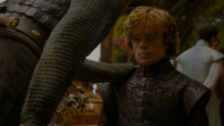 extant_GameOfThrones_4x02-TheLionAndTheRose_3296