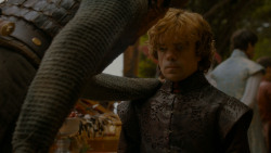 extant_GameOfThrones_4x02-TheLionAndTheRose_3297