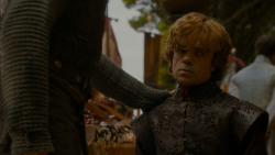 extant_GameOfThrones_4x02-TheLionAndTheRose_3308