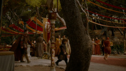 extant_GameOfThrones_4x02-TheLionAndTheRose_3315