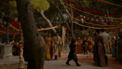 extant_GameOfThrones_4x02-TheLionAndTheRose_3318
