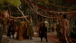 extant_GameOfThrones_4x02-TheLionAndTheRose_3321