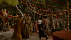 extant_GameOfThrones_4x02-TheLionAndTheRose_3323