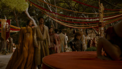 extant_GameOfThrones_4x02-TheLionAndTheRose_3325