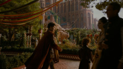 extant_GameOfThrones_4x02-TheLionAndTheRose_3338