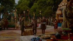 extant_GameOfThrones_4x02-TheLionAndTheRose_3340