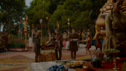 extant_GameOfThrones_4x02-TheLionAndTheRose_3341