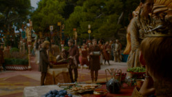 extant_GameOfThrones_4x02-TheLionAndTheRose_3344