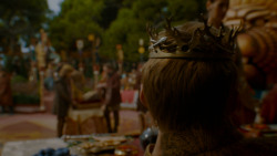 extant_GameOfThrones_4x02-TheLionAndTheRose_3347