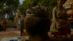extant_GameOfThrones_4x02-TheLionAndTheRose_3349
