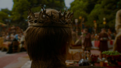 extant_GameOfThrones_4x02-TheLionAndTheRose_3351