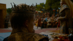 extant_GameOfThrones_4x02-TheLionAndTheRose_3354
