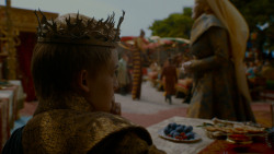 extant_GameOfThrones_4x02-TheLionAndTheRose_3355