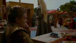 extant_GameOfThrones_4x02-TheLionAndTheRose_3357