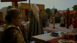 extant_GameOfThrones_4x02-TheLionAndTheRose_3359