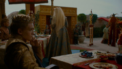 extant_GameOfThrones_4x02-TheLionAndTheRose_3360